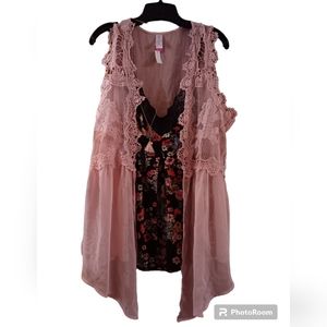 No Boundaries Lace Vest and Floral Lace Tank with Necklace